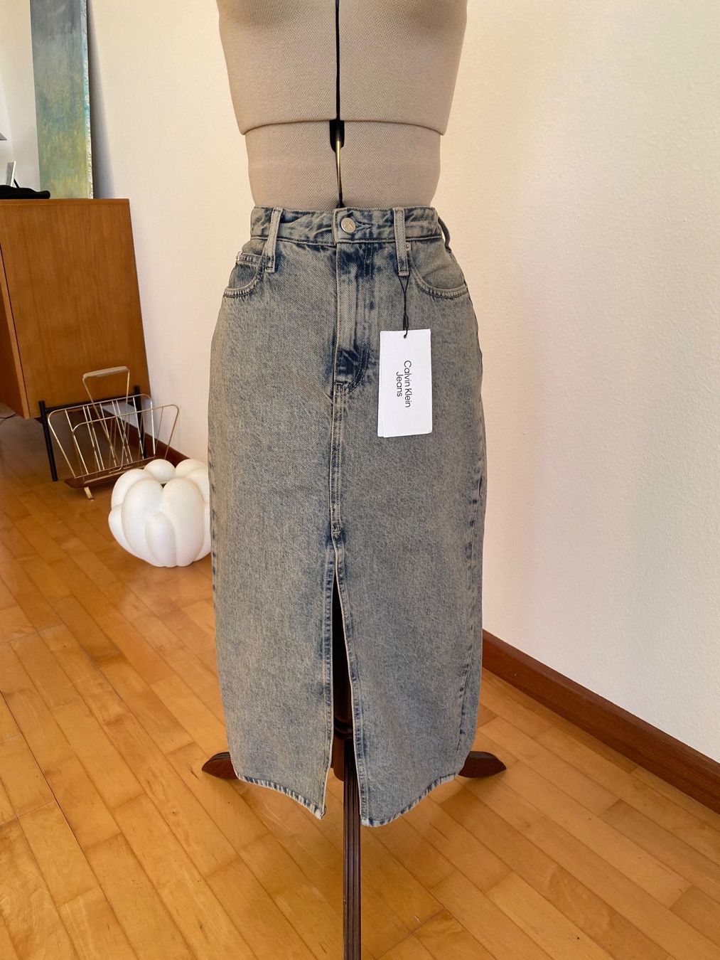 Calvin Klein Gonne: Jupe Calvin Klein Jeans taille W28 – Usato da Basel venduto da Maria-Alexa