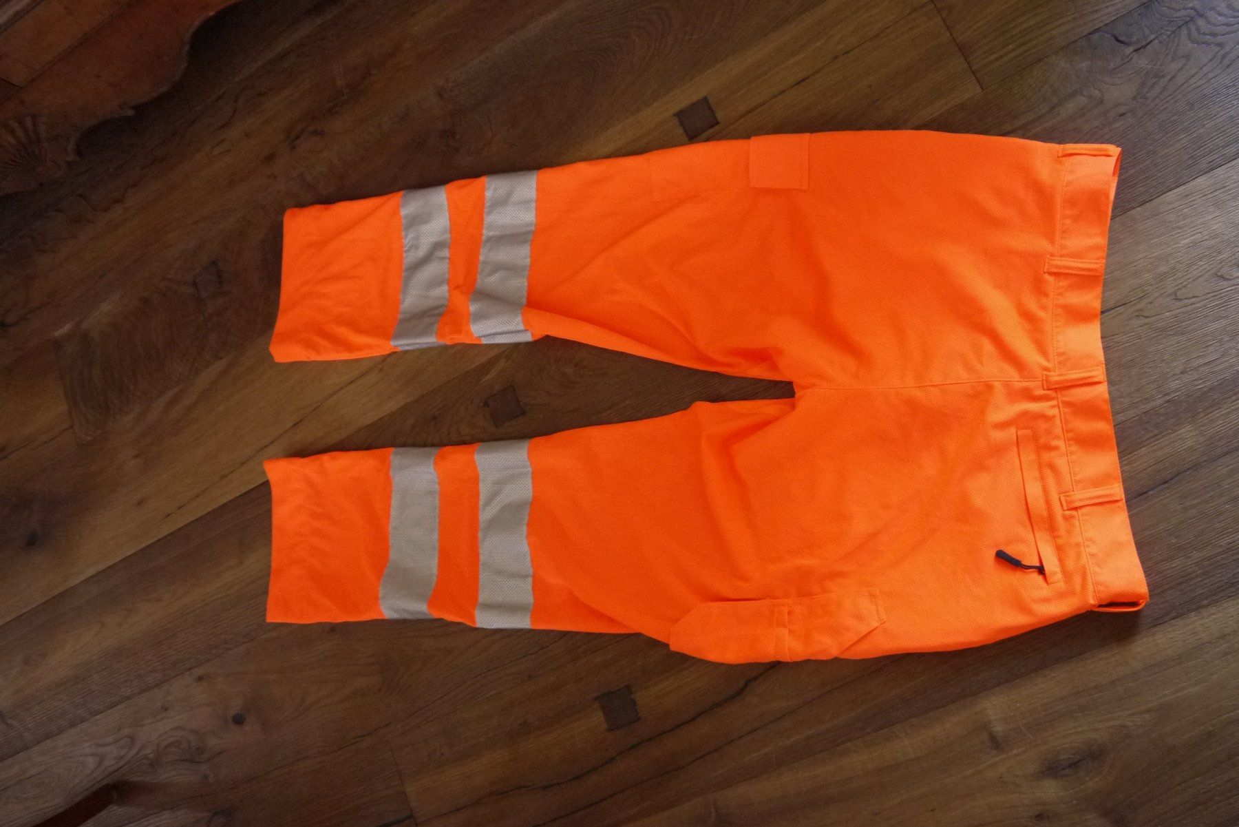 Pantaloni: Damen-Sommer-Sicherheitshose – Usato da Erlach venduto da Odoaker1 1