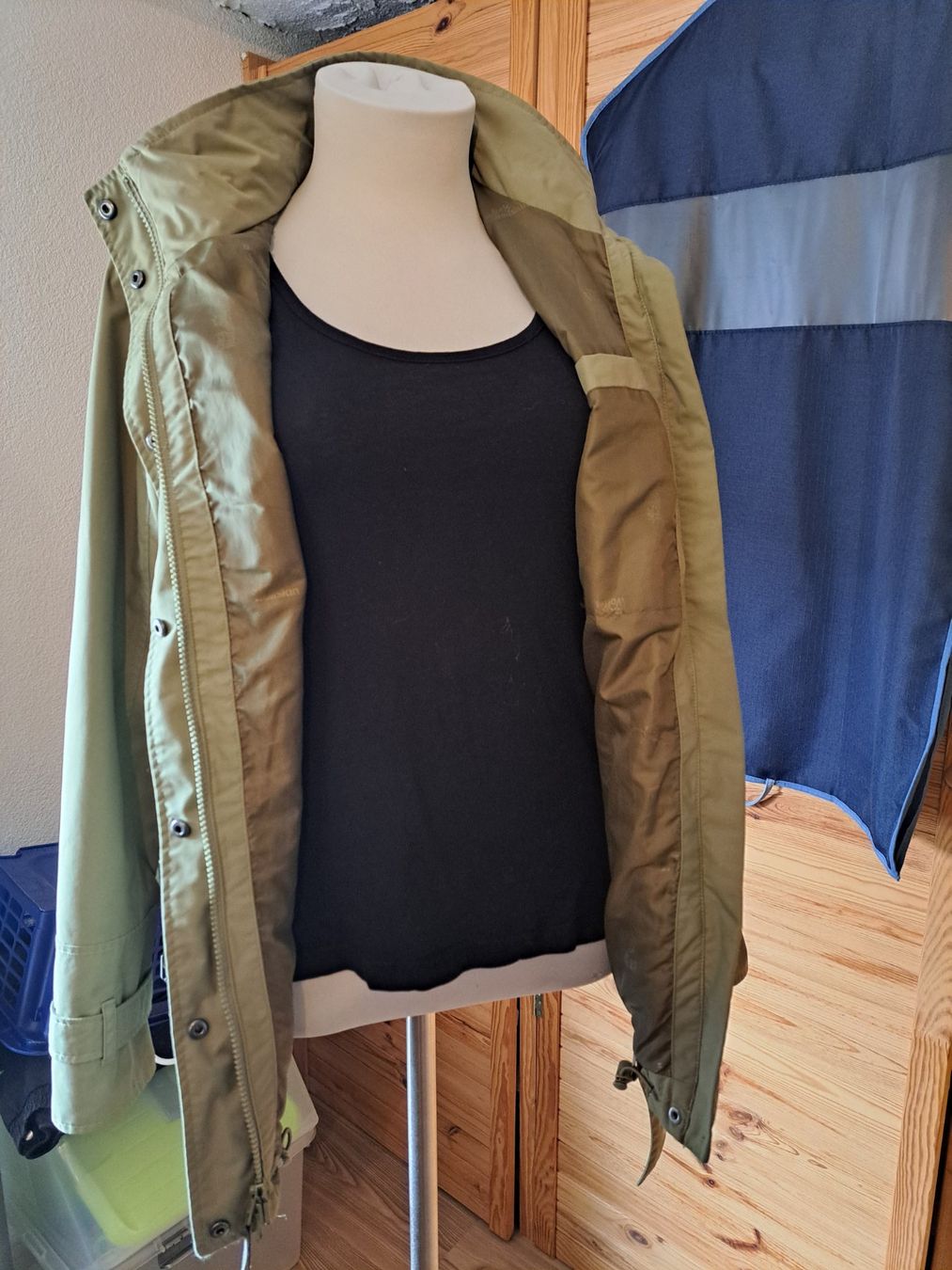 Jack Wolfskin Jacken: Jack Wolfskin Damen Regenjacke – Gebraucht aus Rafz von MuriFinn 4
