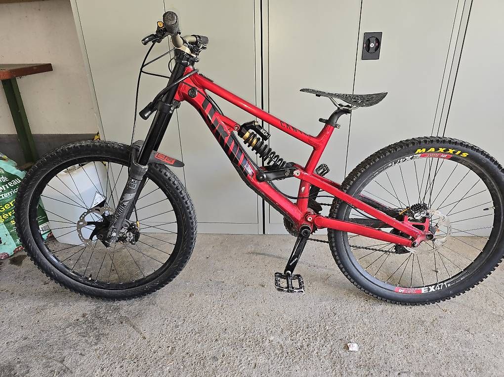 Velos: Canyon Downhillbike – Gebraucht aus Solothurn von lehmannski22