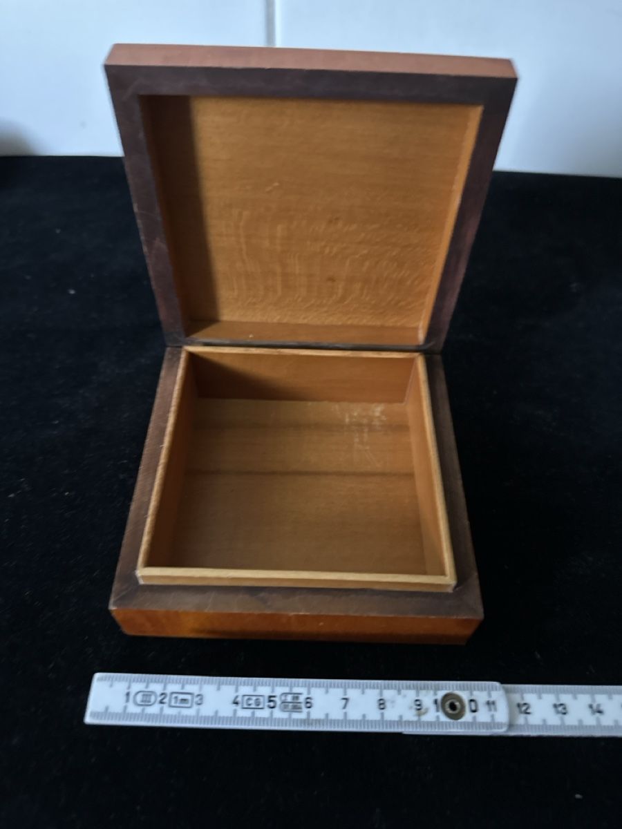 Portagioie: Schmuckdose Holzbox geschnitzt Vintage – Usato da Zürich venduto da Chaeffeler 2
