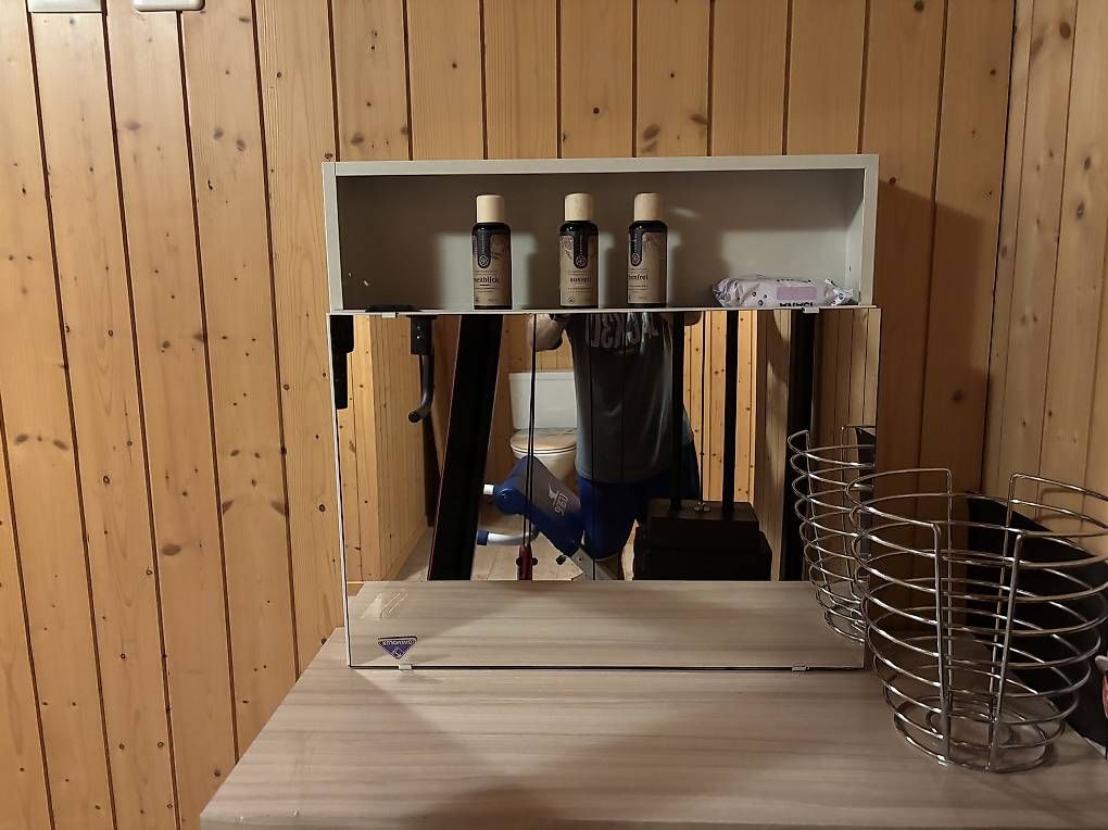 Spiegelschränke: Spiegelschrank  – Gebraucht aus Untereggen von repose
