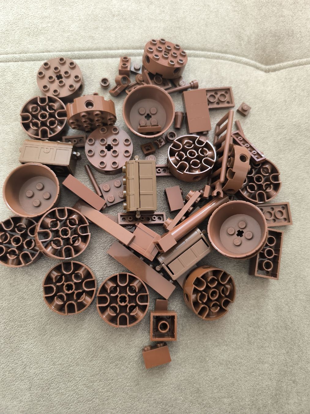 Lego Baukästen: LEGO: 100g Braune Bausteine, Special Teile – Gebraucht aus Langenthal von SchwarzeRose5