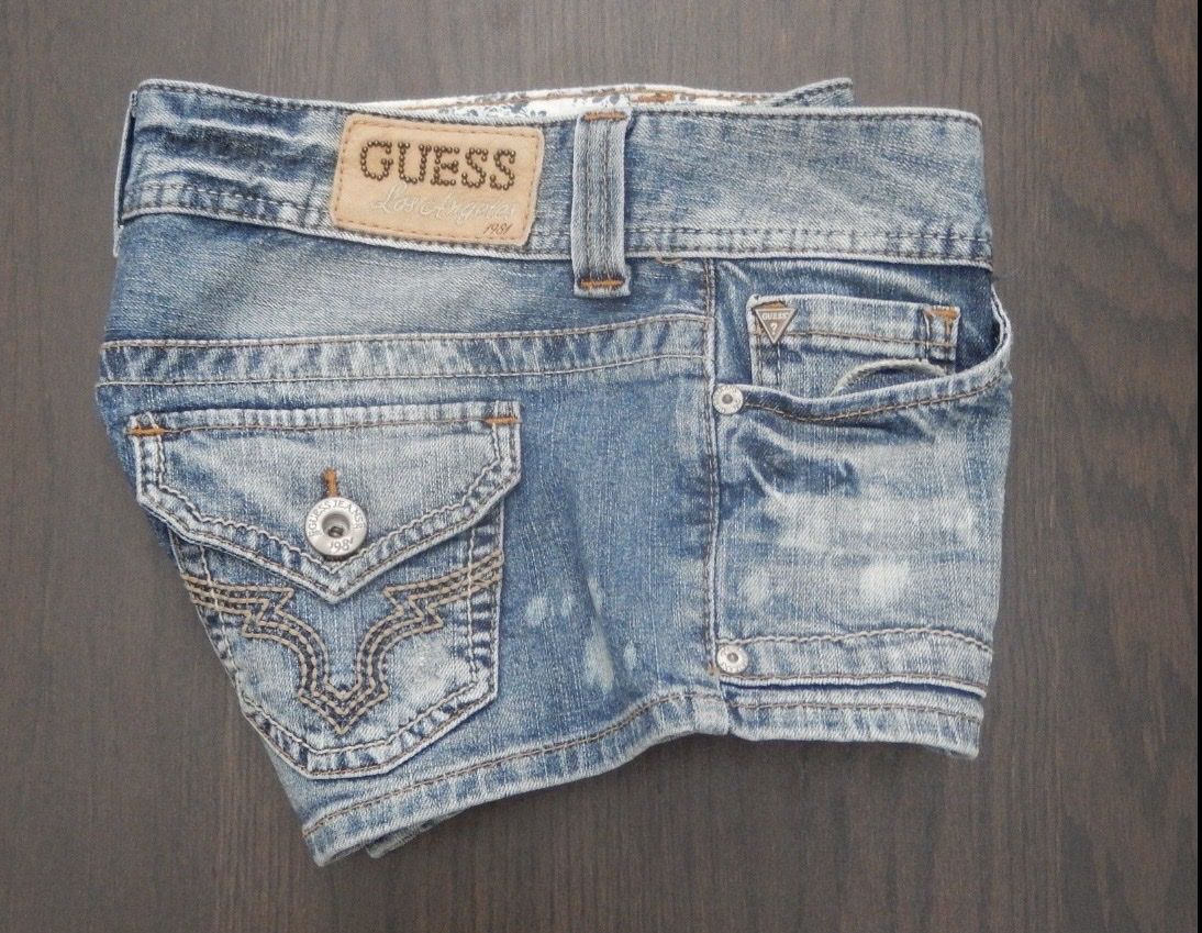 Pantaloni: Guess Lowwaist Shorts – Usato da Baden venduto da Obr_9vk2 2