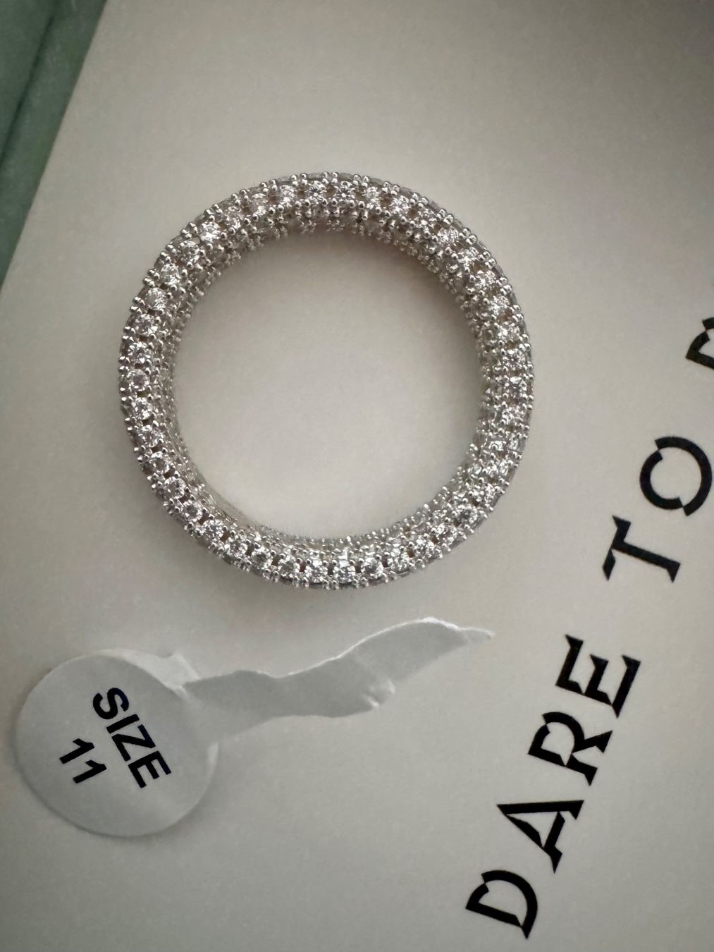 Anelli: Ring Gr. 11 / 65mm mit VVS-Steinen, Silber/weissgold – Nuovo (secondo la descrizione) da Bülach venduto da ValiS 2
