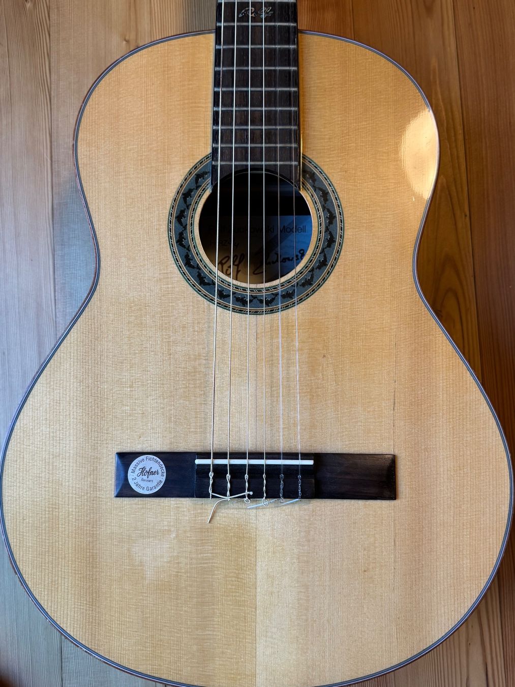 Höfner Musikinstrumente: 3/4-Gitarre Höfner – Gebraucht aus Erlenbach ZH von Kreuzplatz2016 3