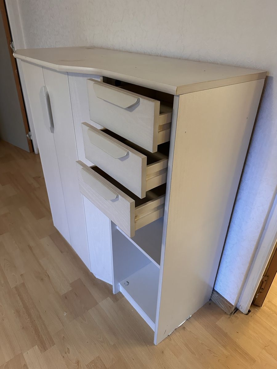 Cassettiere: Weißer Schrank / Kommode – gebraucht – Usato da Gelfingen venduto da Mandy_VC 1