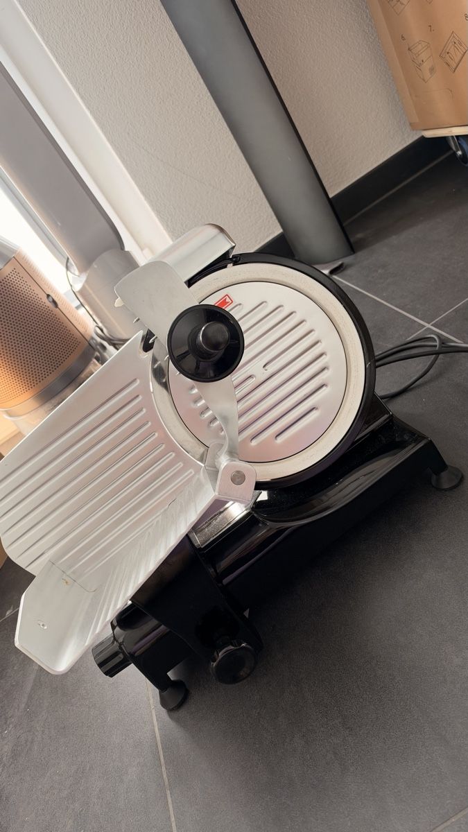 Kibernetik Elettrodomestici da cucina: Schneidemaschine – Usato da Dübendorf venduto da Nataliie 2