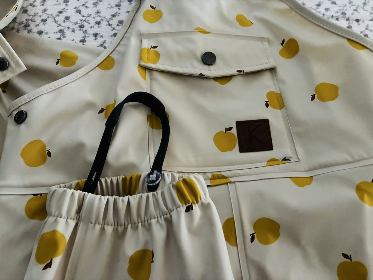 Lotti di vestiti: Kuling Regenjacke & Latzhose Gr. 110/116 – Nuovo (secondo la descrizione) da Scharans venduto da fil_ngr5 2
