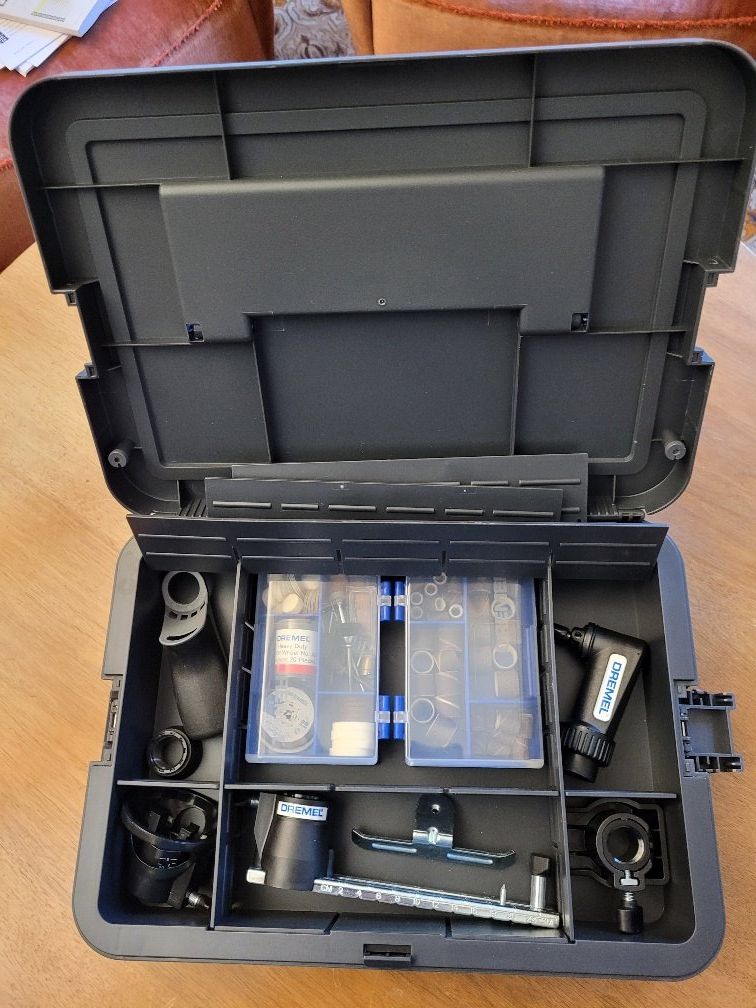 Dremel Tutti gli attrezzi: Multifunktionswerkzeug – Usato da Fulenbach venduto da Mschildi 2