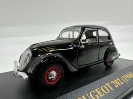 1946 Peugeot 202 1:43, schwarz, Neu inkl. Acrylbox/OVP, IXO