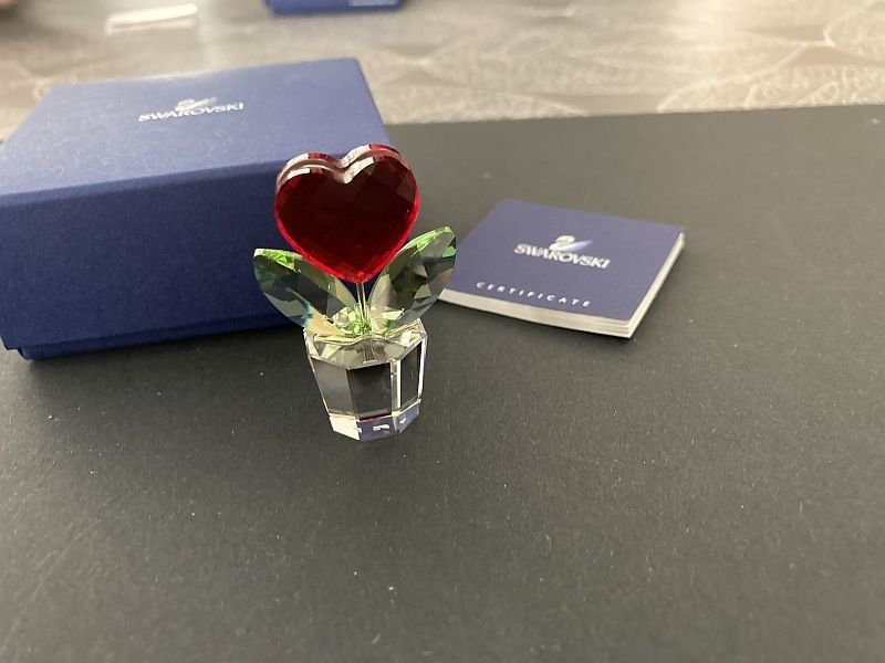 Swarovski Statuette: fiore Cuore, 693661 – Nuovo e nell'imballaggio originale da Airolo venduto da Hmagnum 1