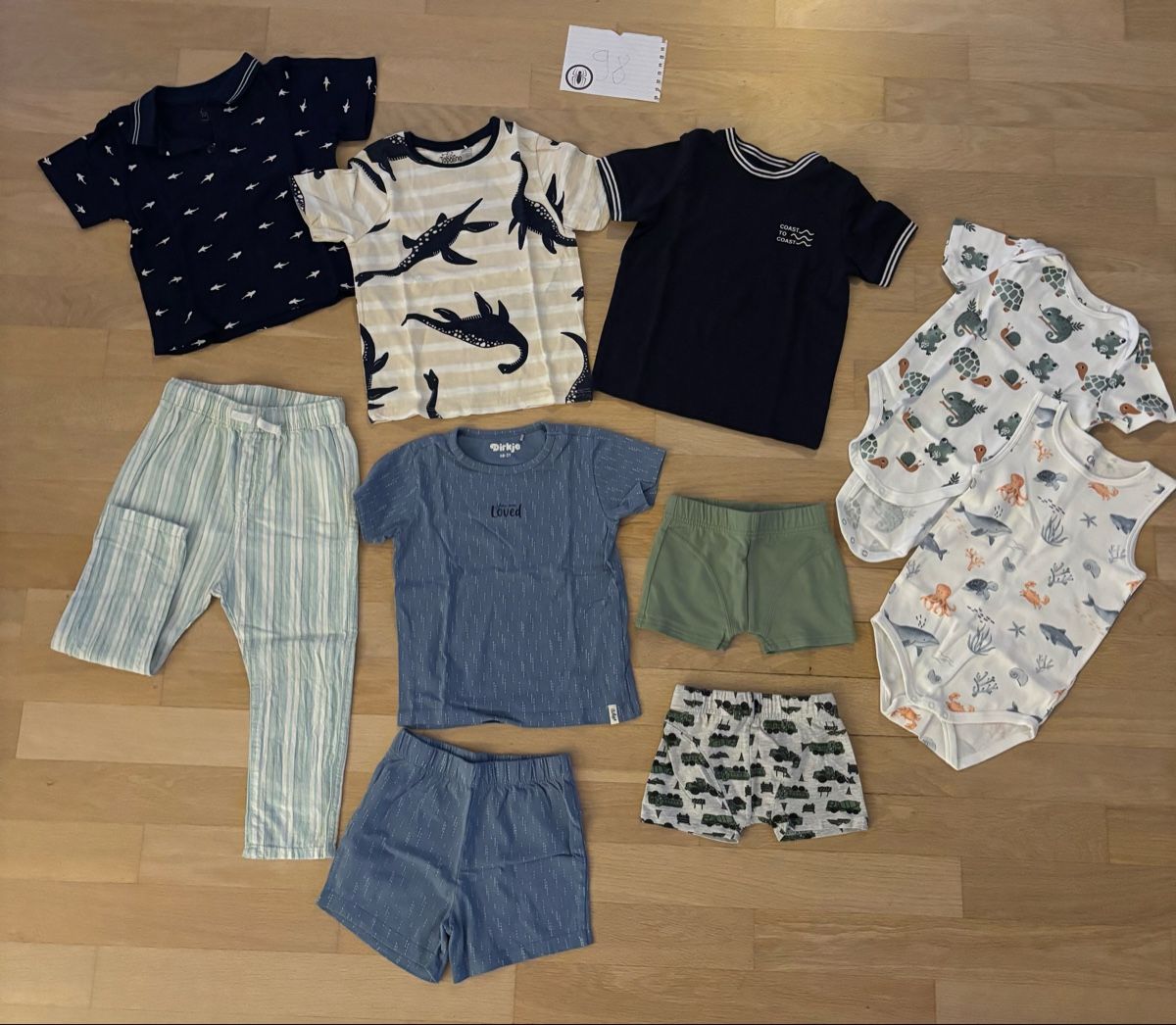 Ensembles coordonnés: Kinder Kleiderpaket Grösse 98 – D'occasion à Geroldswil par ele_7hkp