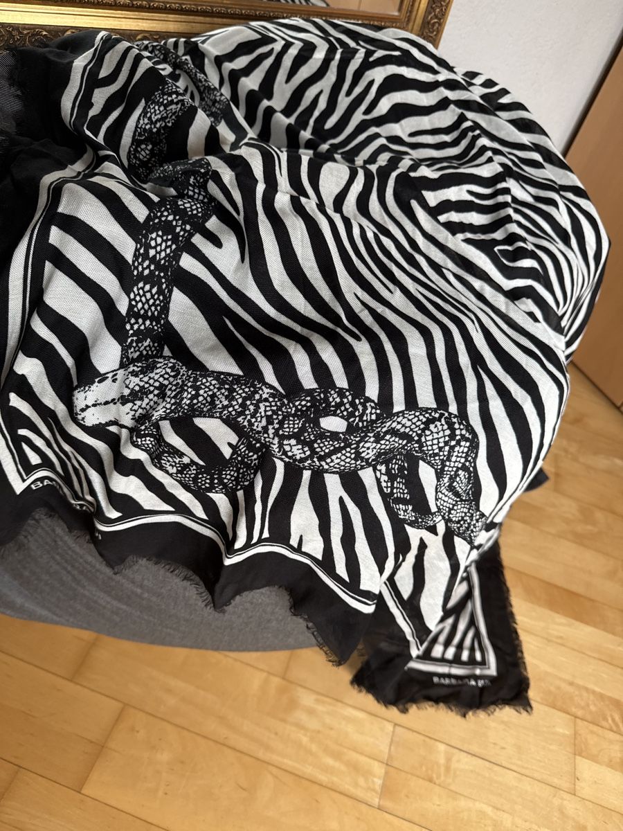 Foulard & Sciarpe: Barbara Bui Schal neuwertig – Usato da Lenzburg venduto da Gardenia2010 2