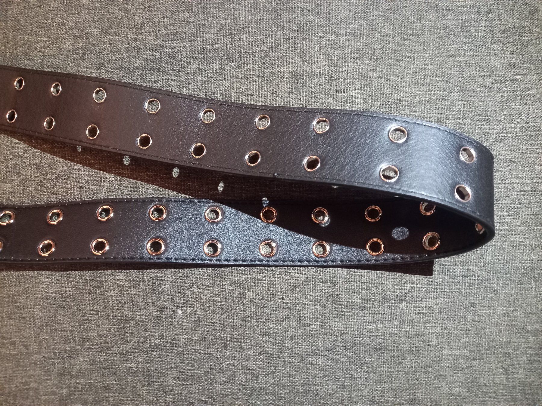 Cinture: Schwarzer Gürtel mit Doppelloch Punk – Nuovo e nell'imballaggio originale da Lausanne venduto da FASHION-WORLD-SHOP 4