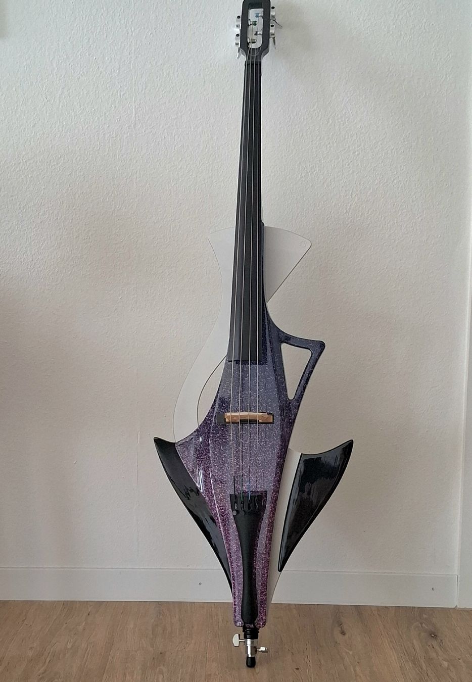Musikinstrumente: E-Cello Galaxy print – Gebraucht aus Luzern von sup_w2hz
