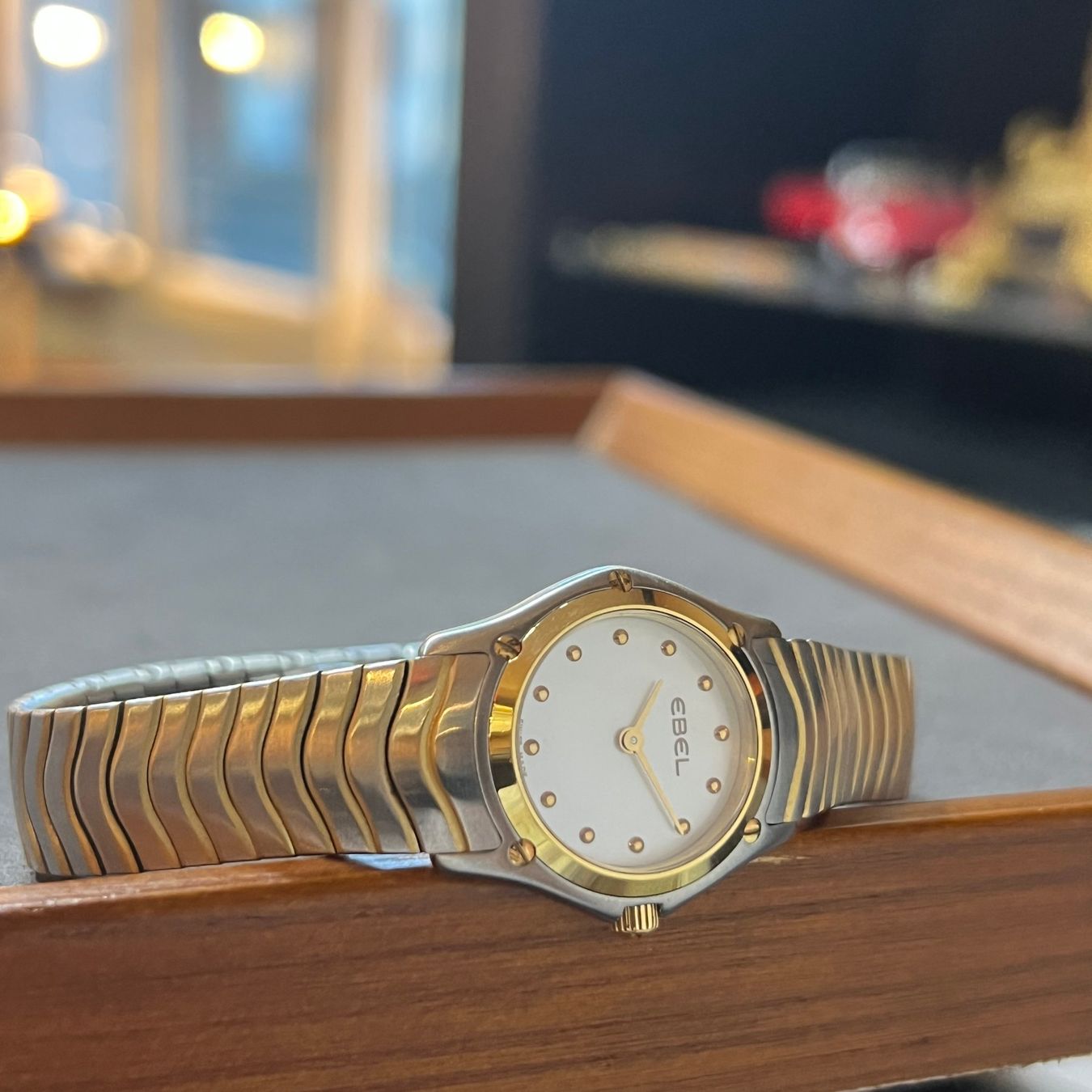 Ebel Orologi: Ebel Classic Sport wave Quartz Gold Bezel E1003F11 – Usato da Carouge GE venduto da Watchaser 5