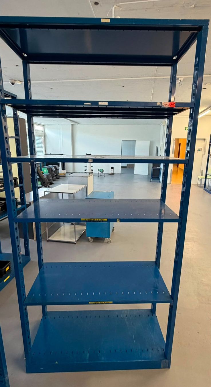Scaffali: Regal blau Metall 5 Ebenen gebraucht – Usato da Zürich venduto da Esag_Altstetten