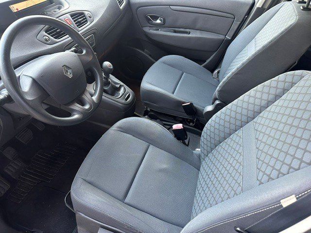 Renault Autos: Renault Scenic 1.6  Expression – D'occasion à Oberriet SG par jeepv8 5
