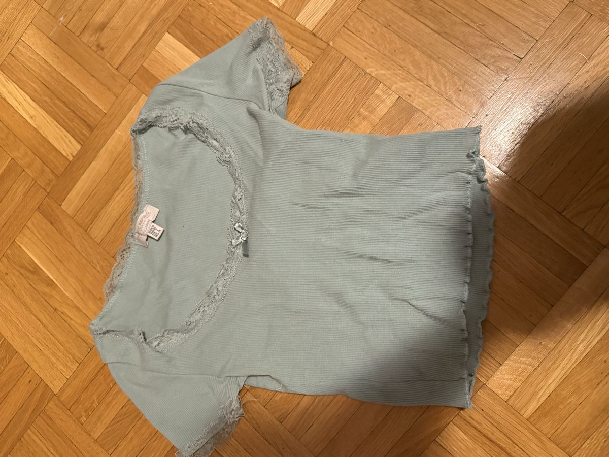 T-shirt: T-shirt bleu clair avec dentelle – Nuovo (secondo la descrizione) da Grand-Lancy venduto da saf_tlt2
