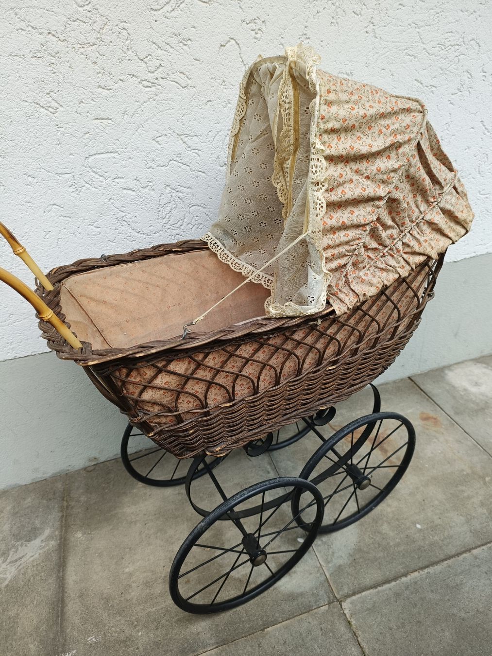 Carrozzine per bambole: Puppenwagen alt Antike – Usato da Oberhofen Thun'see venduto da cri_6md2