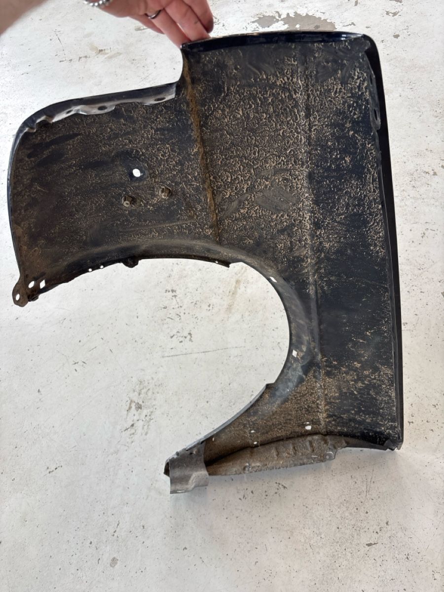 Volkswagen Tutti pezzi di ricambio auto: Golf 2 G60 Kotflügel – Usato da Frauenfeld venduto da VAG-12 2