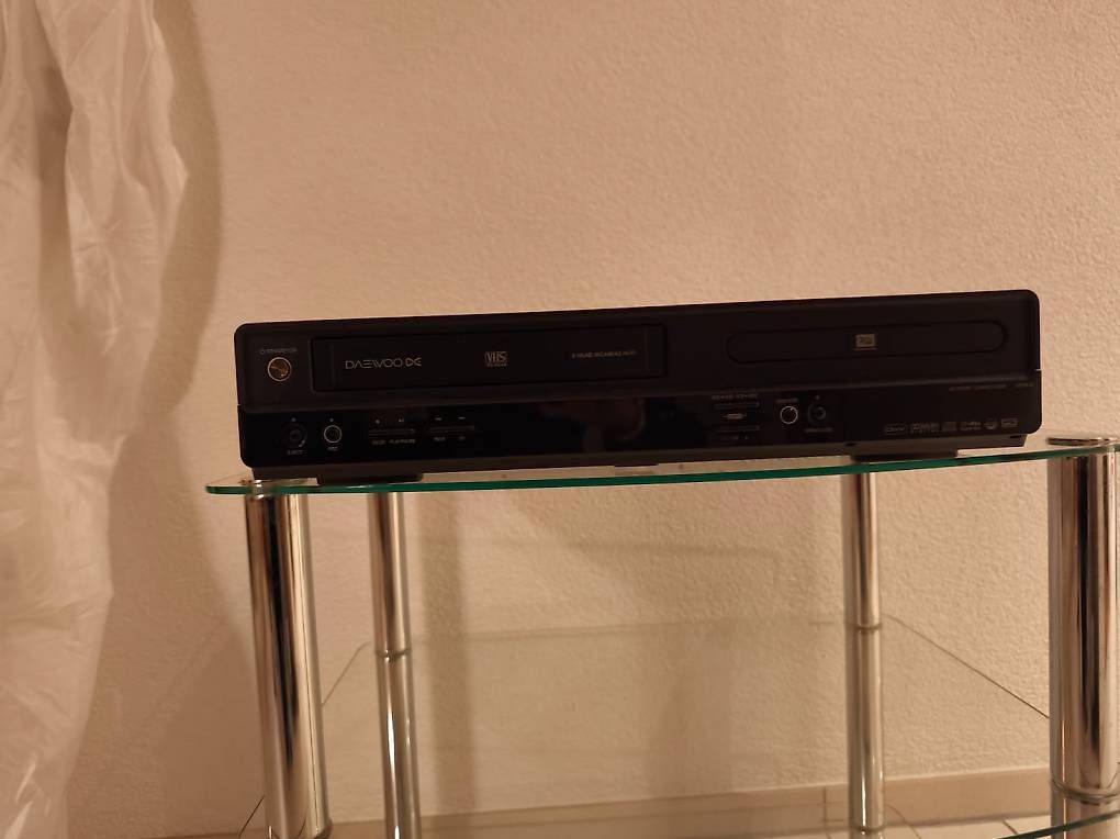 Registratori: DVD und Kassettenrecorder – Usato da Männedorf venduto da nilla01