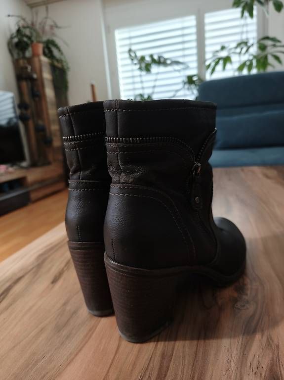 Chaussures femmes: Stiefel – D'occasion à Kaisten par lys_zzy8 2