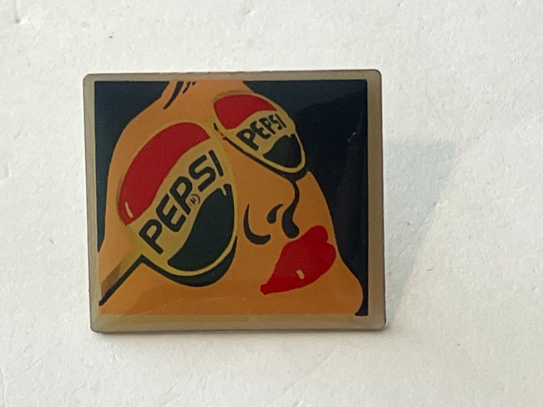 Plaquettes & Badges: 1 Pin Pepsi – D'occasion à Basel par djwwpp
