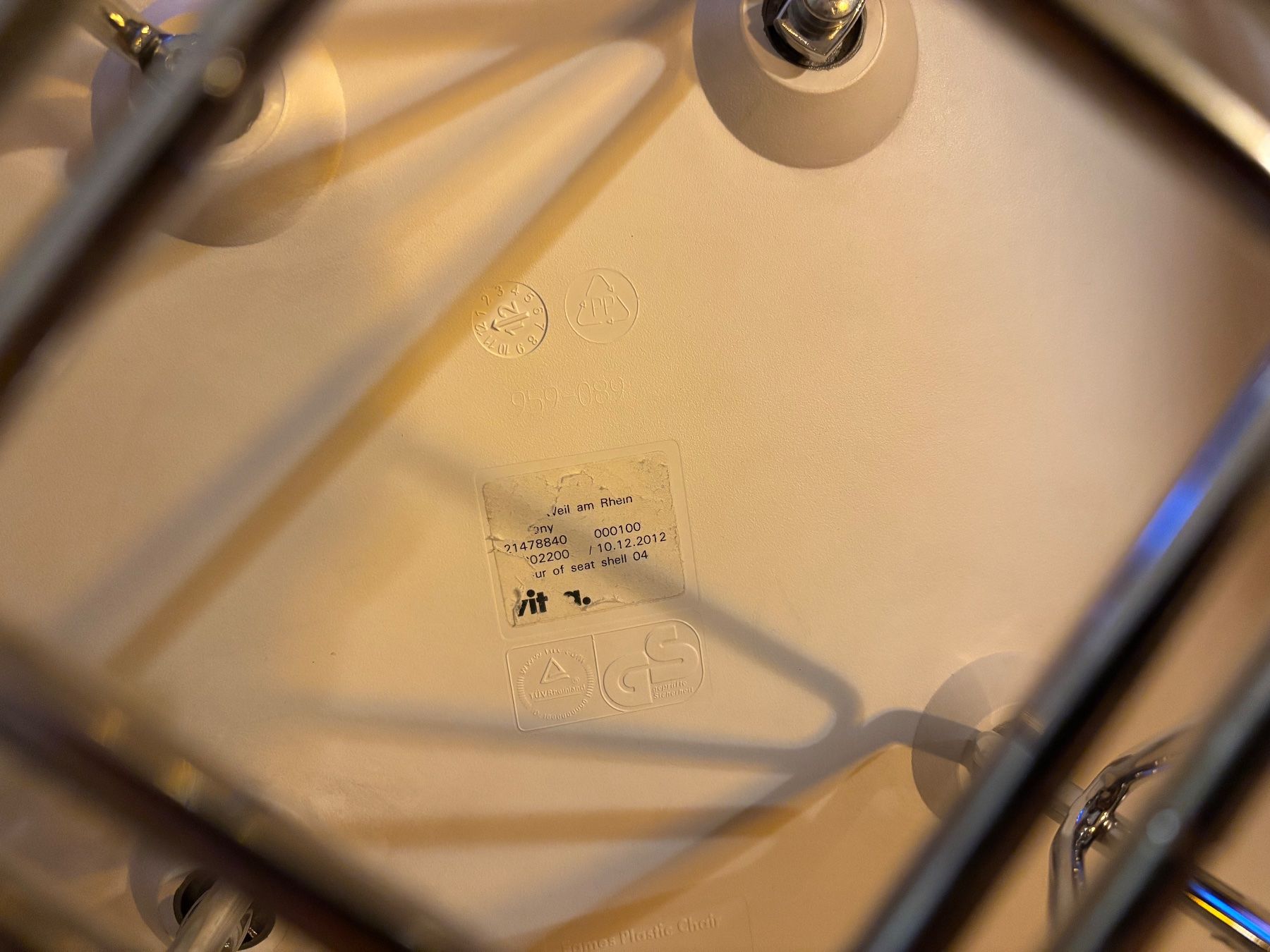 Eames Sedie: Vitra Eames Plastic Side Chair DSR Stuhl – Usato da Luzern venduto da pengmarket_gmbh 2