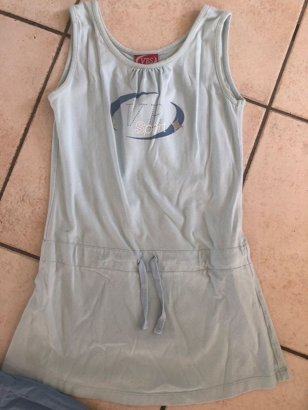 Lotti & Set di vestiti: VBS Sport 2-Teiler Gr.128 – Usato da Obergerlafingen venduto da cabo4 1