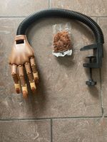 Übungshand für Nageldesign