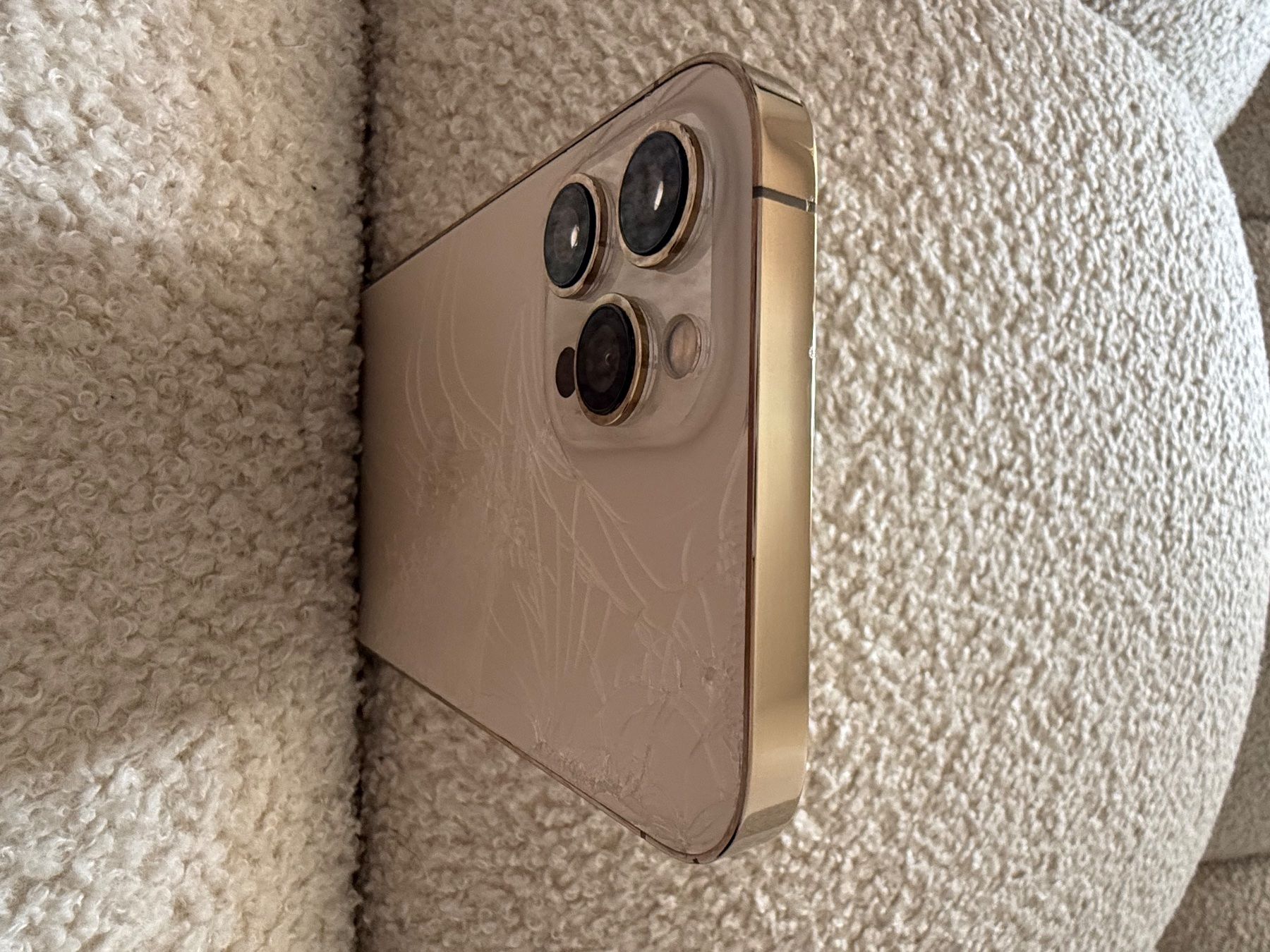 Apple Portables: iPhone 12 Pro MAX 128GB Gold - Vitre arrière cassé – D'occasion à Biel/Bienne par Rinee_G 5