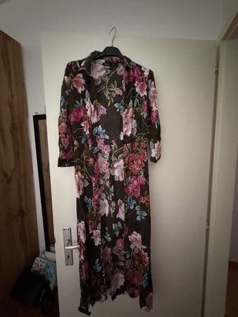 Abito floreale estivo Bershka da donna taglia S usato
