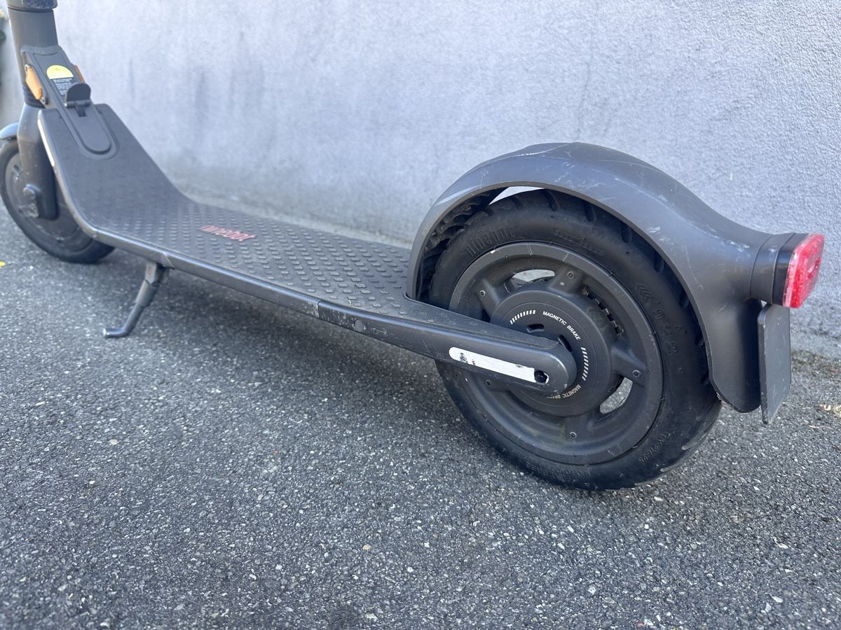 Segway Kickboard: Ninebot E45D Scooter – Usato da Aarau venduto da bikestones 3