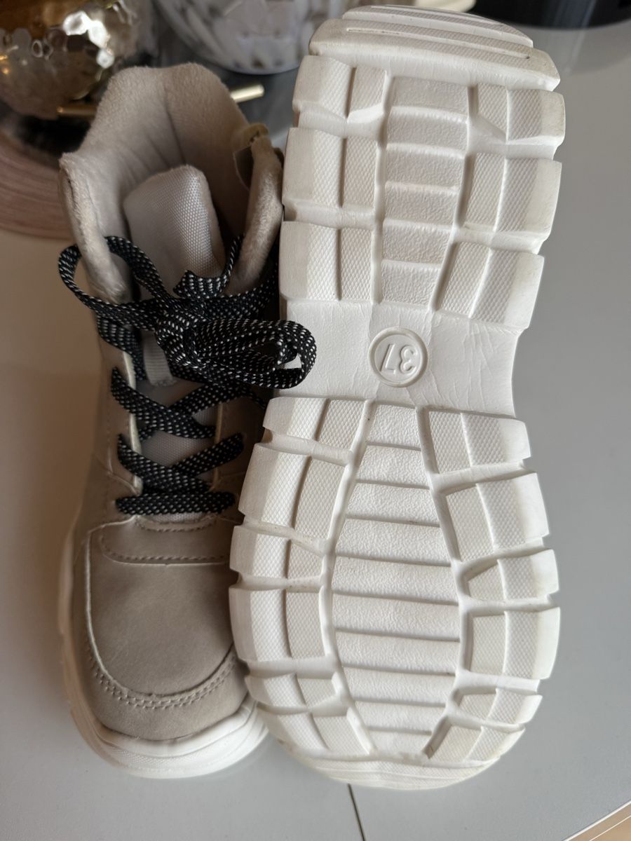 Scarpe da uomo: Chaussures neuves pointure 37 – Nuovo e nell'imballaggio originale da Monthey venduto da meganoe 1