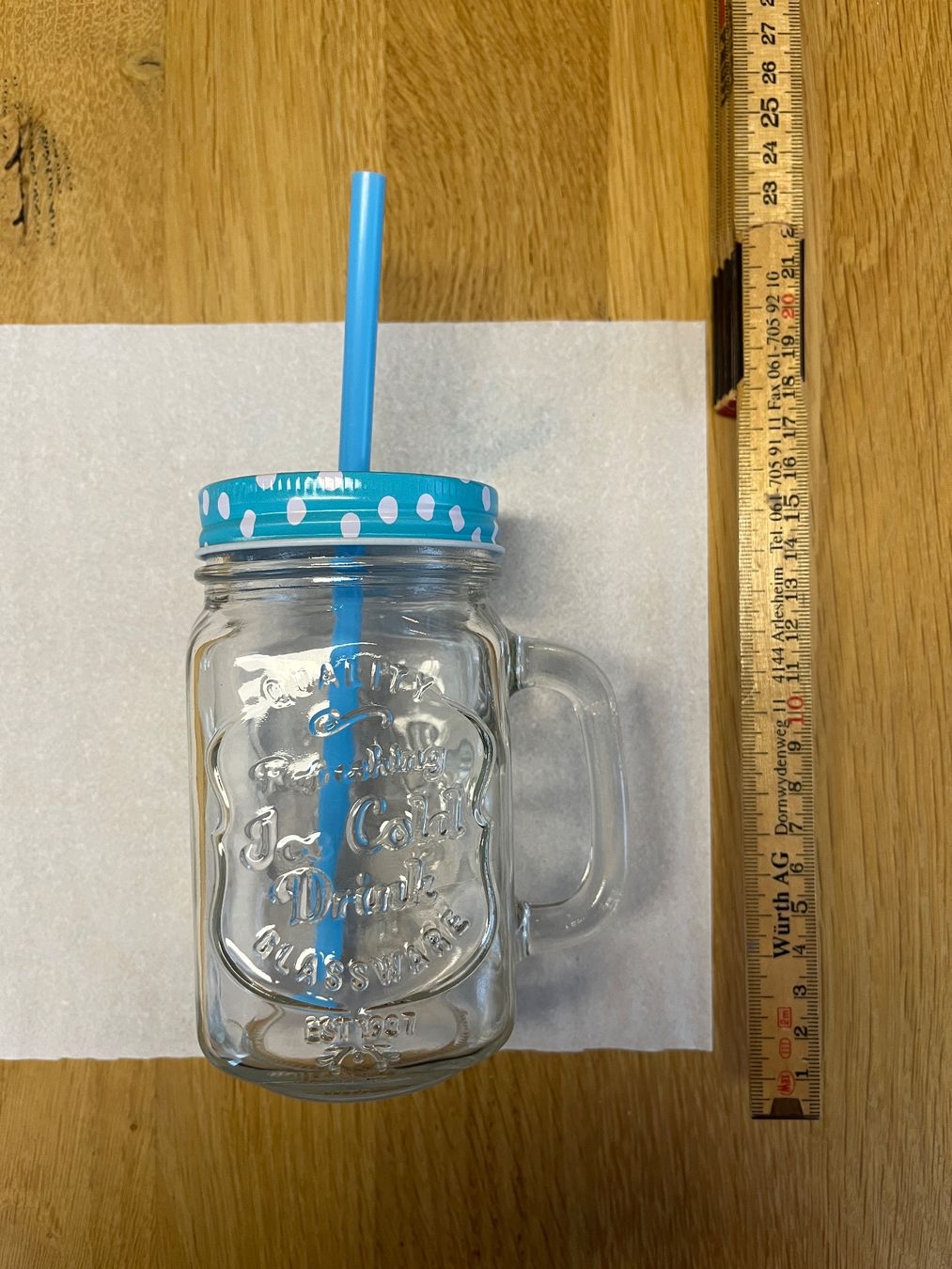 Bicchieri: Trinkglas mit Stohhalm – Usato da Häggenschwil venduto da Svge