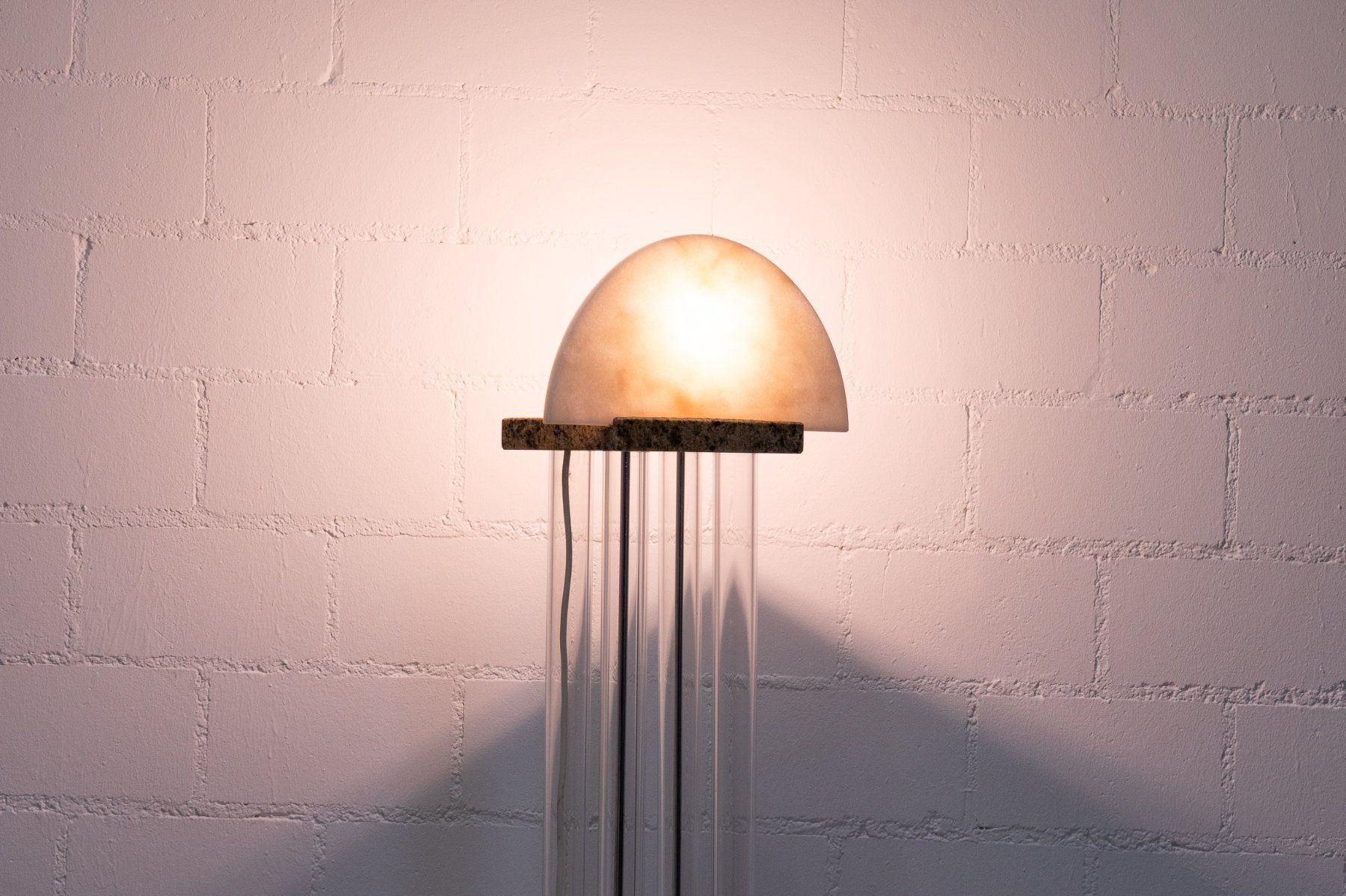 Lampade: Stehleuchte Granit Plexiglas - Lieferung möglich – Usato da Schaffhausen venduto da Studio-Ara 1