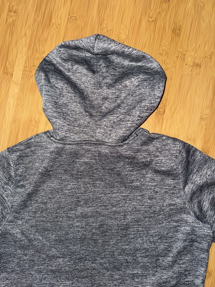 Under Armour Maglioni & Felpe: Under Armour Hoodie Gr. S – Usato da Brienz BE venduto da jeyjeyyyyy 4