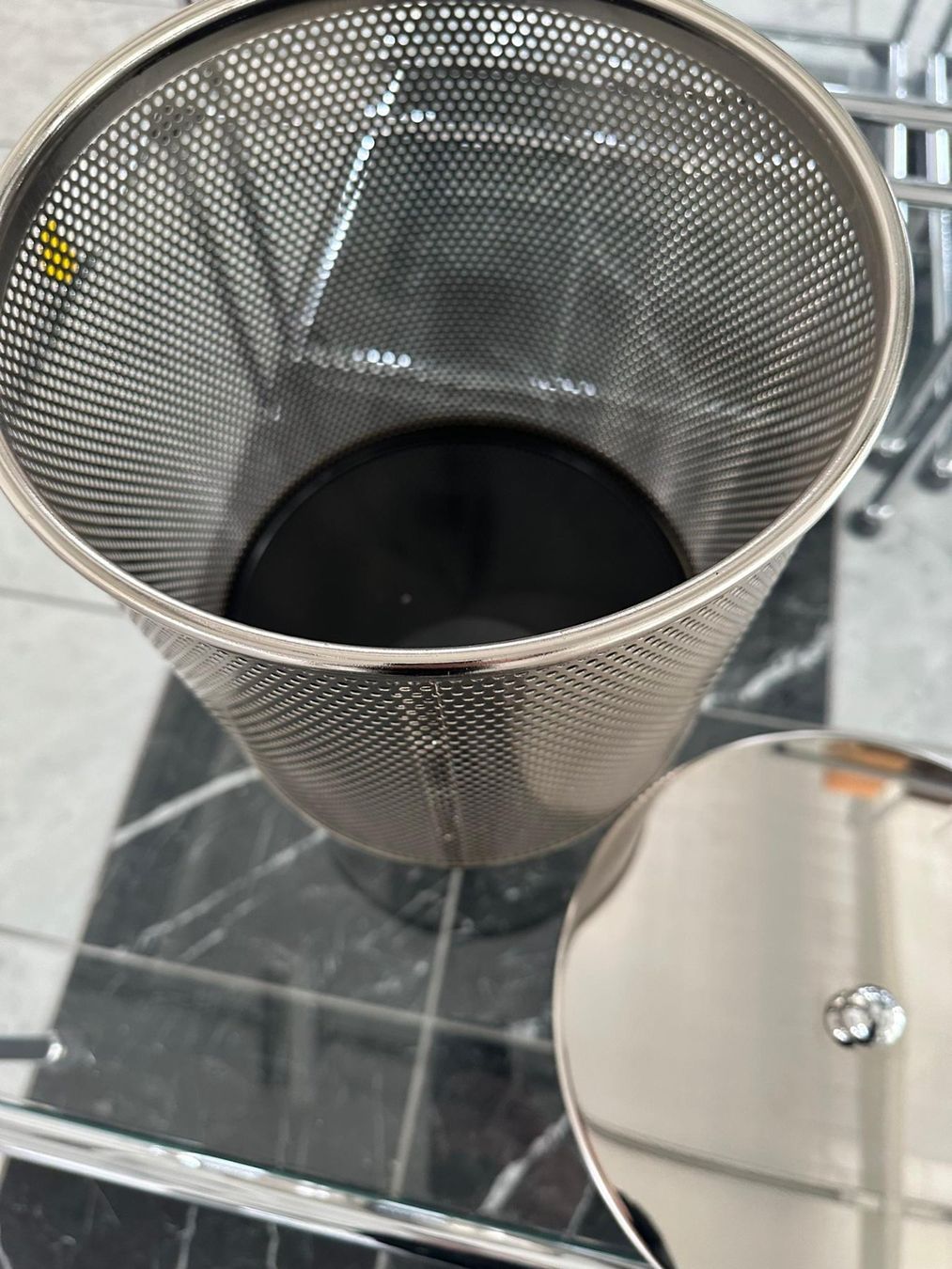 Cestini per rifiuti: NEU: Abfalleimer verchromt mit Deckel – Nuovo (secondo la descrizione) da Buchs SG venduto da bagno2 3