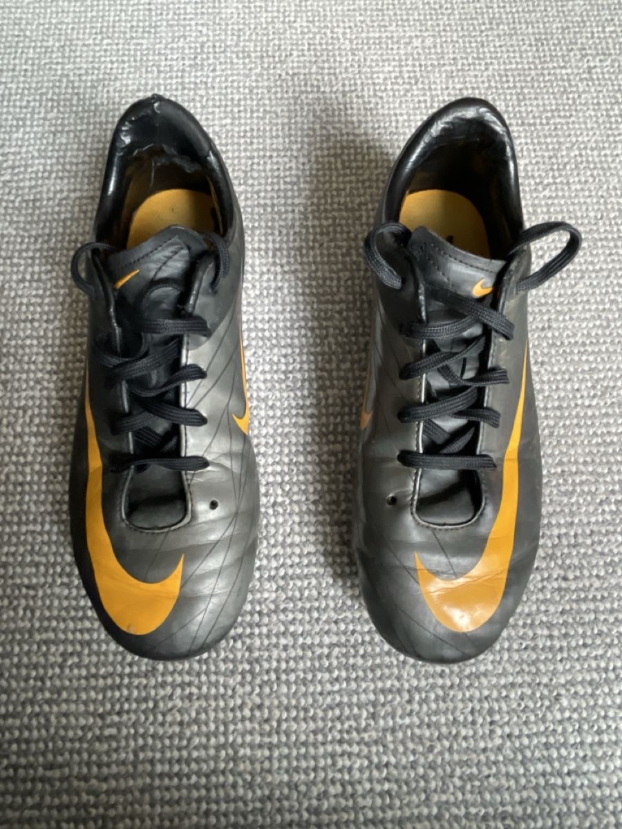 Nike Schuhe für Jungen: Fussballschuhe – Gebraucht aus Zürich von hellovelo