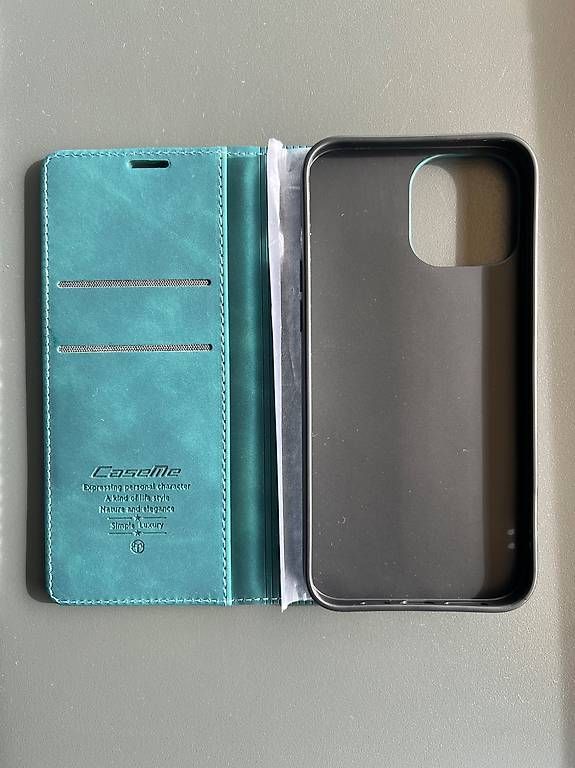 Cover & Protezioni schermo: Etui zu iPhone 13 pro  – Nuovo e nell'imballaggio originale da Au SG venduto da Pepino8 2