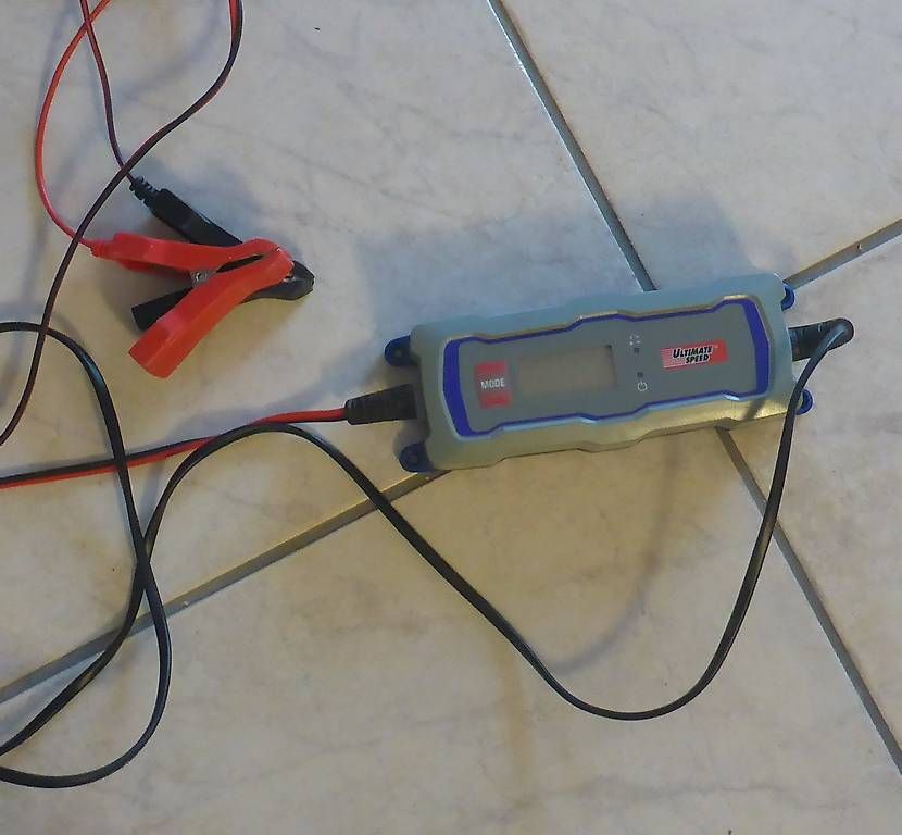 Caricabatterie: Batterie Ladegerät  – Usato da Tuggen venduto da HansGa