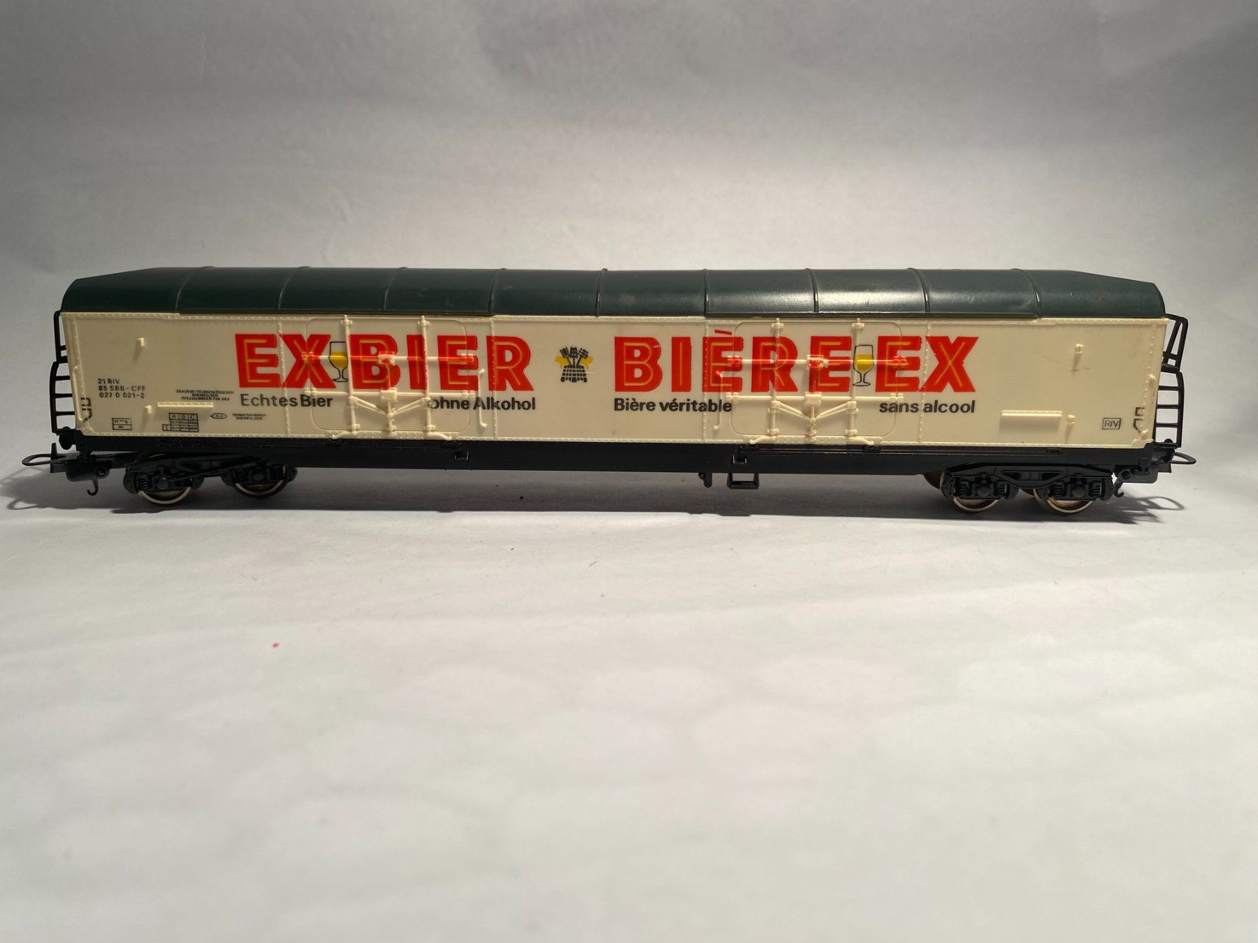 Lima Modelleisenbahnen: LIMA Doppelachsiger Güterwagen EXBIER, DC Achsen – Gebraucht aus Buchrain von Modellbahn11