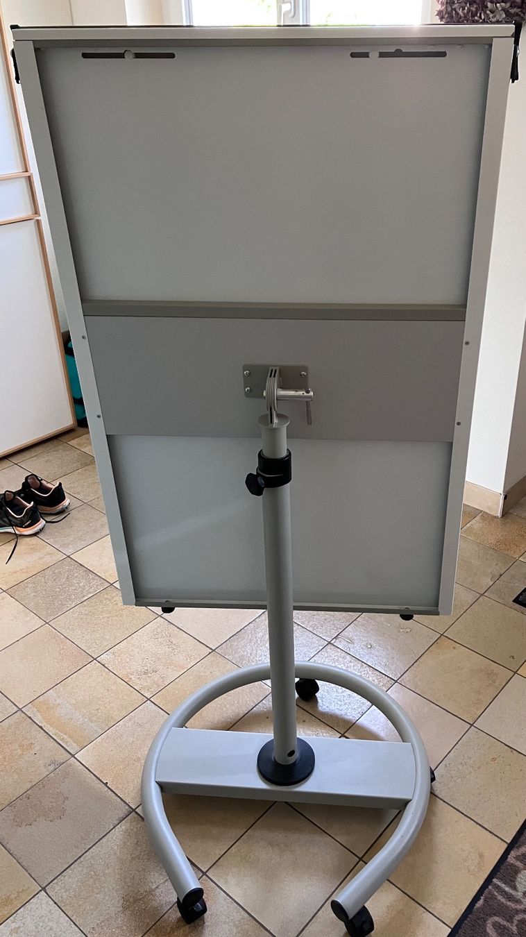 Lavagne: Grosses Flipchart/Whiteboard mit Rollen, höhenverstellbar – Usato da Oberwil BL venduto da ste_y6dr 2