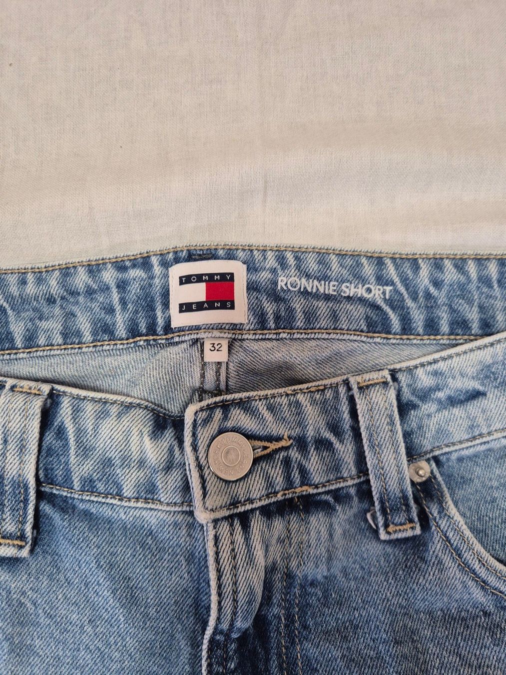 Tommy Hilfiger Jeans: Shorts Tommy Jeans – Gebraucht aus Domat/Ems von palfier14 1