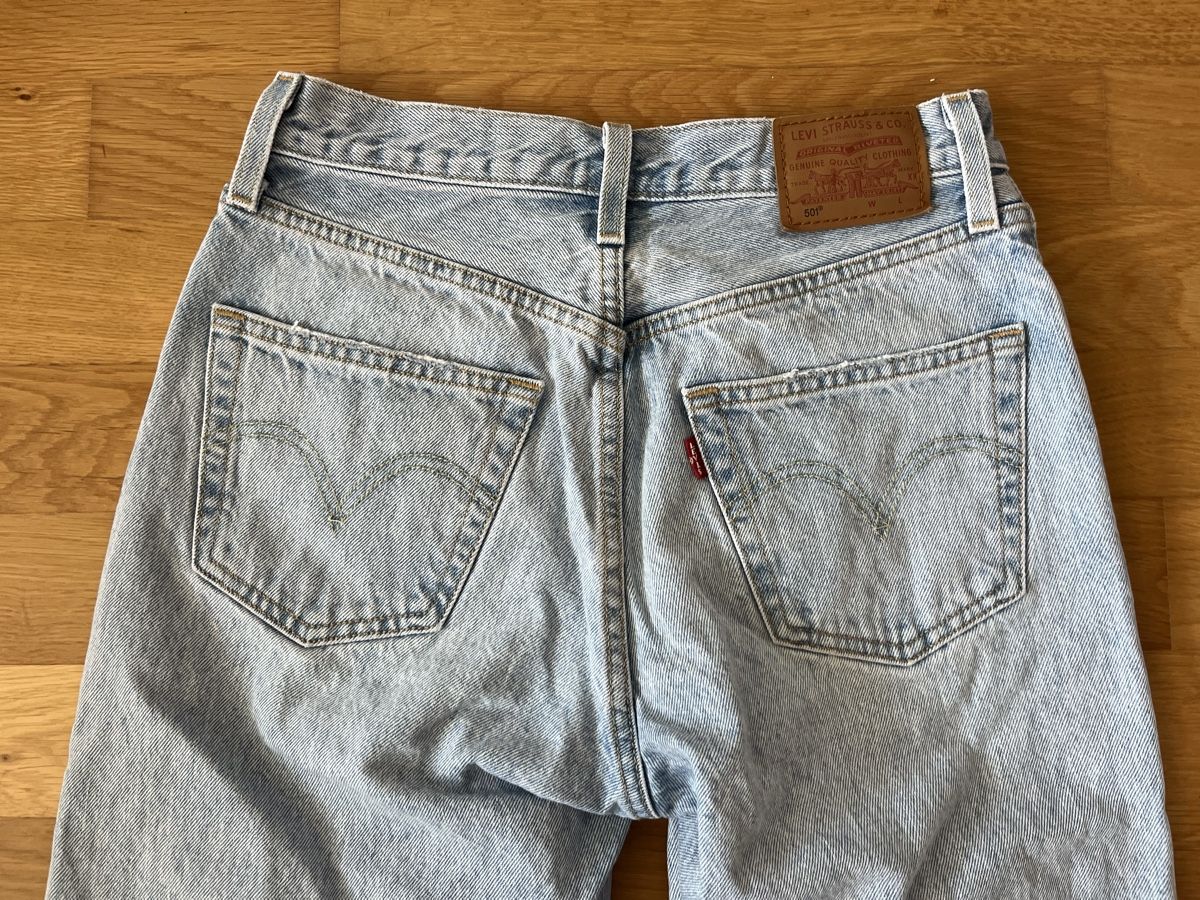 Levi's Jeans: Levi's 501 Jeans hellblau Grösse W25 – Usato da Frauenfeld venduto da heyLani 3