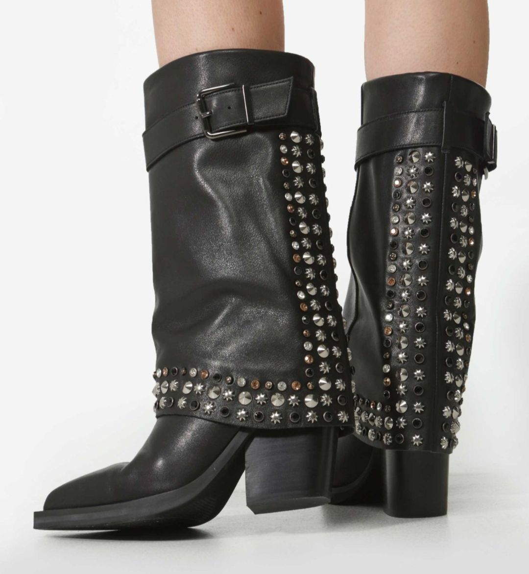 Scarpe da donna: Alma en Pena studded leather boots – Usato da Grand-Lancy venduto da starfish1980
