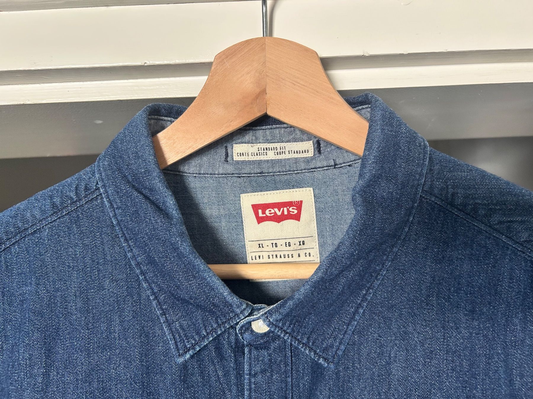 Levi's Hemden: Levi's Jeanshemd, dunkelblau, Grösse XL – Gebraucht aus Biel/Bienne von ste_8vdy 2