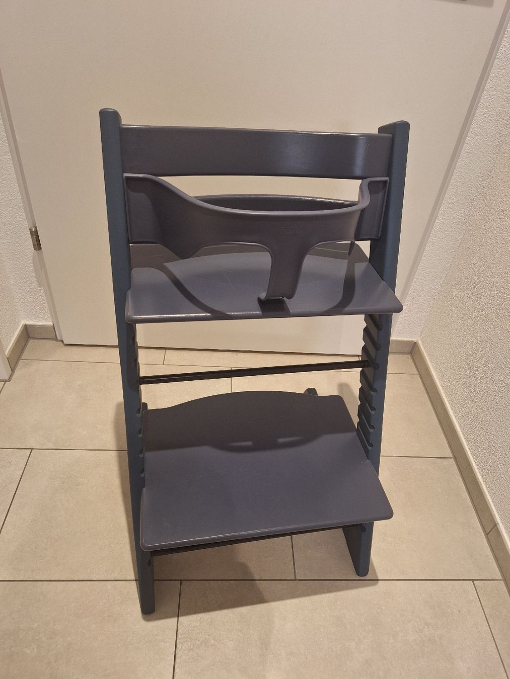 Stokke Hochstühle: Triptrap Stokke mit Baby Set & Traytisch/ Midnightblue – Gebraucht aus Döttingen von DuHaiduc 2